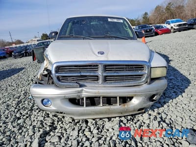 Piąte zdjęcie samochodu w środku: 2002 DODGE DAKOTA QUAD SLT VIN:1B7HL48N02S643618 - miniatura