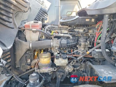 Zdjęcie 9 z 10 samochodu: 2016 FREIGHTLINER CASCADIA 125 VIN:1FUBGEDV8GLHC5773 - miniatura