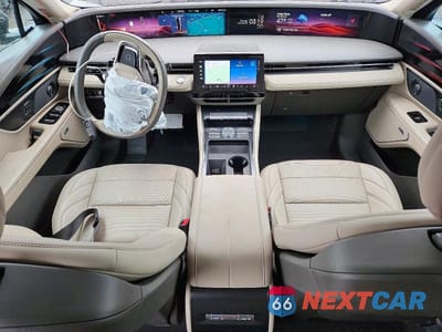 Zdjęcie 8 z 13 samochodu: 2025 LINCOLN NAUTILUS PREMIERE VIN:5LMPJ8JA3SJ951381 - miniatura