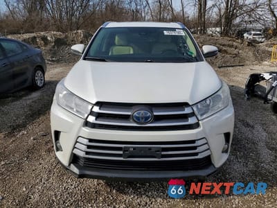 Piąte zdjęcie samochodu w środku: 2019 TOYOTA HIGHLANDER HYBRID VIN:5TDJGRFH6KS054551 - miniatura