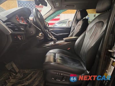 Zdjęcie 7 z 12 samochodu: 2015 BMW X5 XDRIVE50I VIN:5UXKR6C52F0J77620 - miniatura