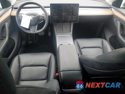 Zdjęcie 8 z 11 samochodu: 2024 TESLA MODEL Y VIN:7SAYGDEE6RA241991 - miniatura