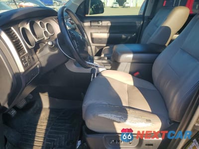 Zdjęcie 7 z 13 samochodu: 2012 TOYOTA SEQUOIA SR5 VIN:5TDZY5G14CS040711 - miniatura