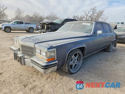 1984 CADILLAC DEVILLE 1G6AM6986E9043381 - główne zdjęcie licytacji z USA - miniatura