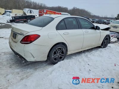 Trzecie zdjęcie samochodu z tyłu: 2019 MERCEDES-BENZ C 300 4MATIC VIN:WDDWF8EBXKR484359 - miniatura
