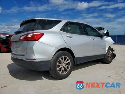 Trzecie zdjęcie samochodu z tyłu: 2019 CHEVROLET EQUINOX LS VIN:3GNAXHEV2KS624291 - miniatura