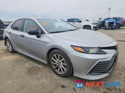 Czwarte zdjęcie samochodu z boku: 2021 TOYOTA CAMRY LE VIN:4T1C11AK7MU591809 - miniatura