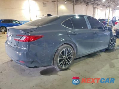 Trzecie zdjęcie samochodu z tyłu: 2025 TOYOTA CAMRY XLE VIN:4T1DBADK1SU013828 - miniatura