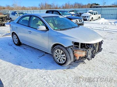Czwarte zdjęcie samochodu z boku: 2013 KIA FORTE EX VIN:KNAFU4A21D5740491 - miniatura