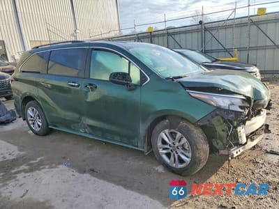 Czwarte zdjęcie samochodu z boku: 2025 TOYOTA SIENNA XLE 7-PASSENGER VIN:5TDJSKFC3SS199279 - miniatura