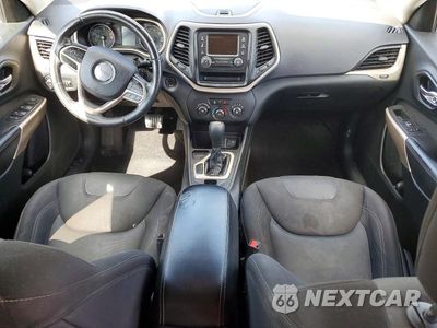 Zdjęcie 8 z 12 samochodu: 2018 JEEP CHEROKEE LATITUDE VIN:1C4PJLCB2JD542365 - miniatura