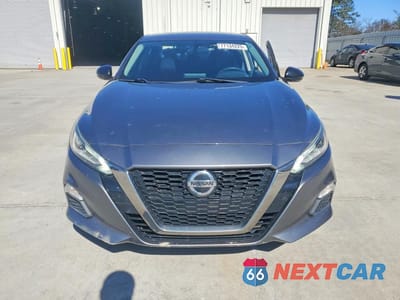 Piąte zdjęcie samochodu w środku: 2019 NISSAN ALTIMA SR VIN:1N4BL4CV9KC227273 - miniatura