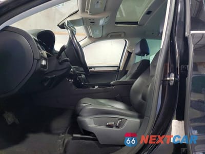 Zdjęcie 7 z 13 samochodu: 2016 VOLKSWAGEN TOUAREG SPORT VIN:WVGEF9BP3GD012239 - miniatura