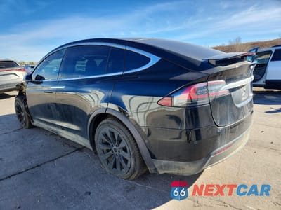 Drugie zdjęcie samochodu z przodu: 2019 TESLA MODEL X VIN:5YJXCDE22KF180691 - miniatura