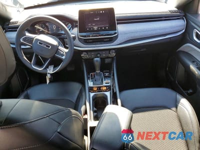 Zdjęcie 8 z 11 samochodu: 2025 JEEP COMPASS LATITUDE VIN:3C4NJDBN1ST531345 - miniatura