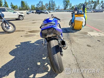 Czwarte zdjęcie samochodu z boku: 2005 YAMAHA YZFR6 L VIN:JYARJ06Y75A006165 - miniatura