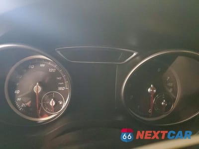 Zdjęcie 9 z 12 samochodu: 2018 MERCEDES-BENZ CLA 250 4MATIC VIN:WDDSJ4GBXJN657791 - miniatura