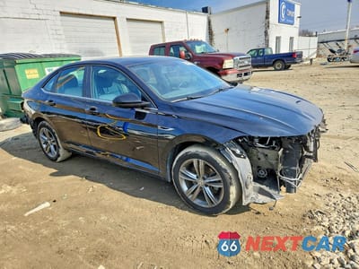 Czwarte zdjęcie samochodu z boku: 2019 VOLKSWAGEN JETTA S VIN:3VWC57BU9KM042249 - miniatura