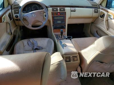 Zdjęcie 8 z 12 samochodu: 2002 MERCEDES-BENZ E 320 VIN:WDBJF65J42B477365 - miniatura