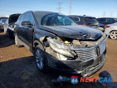 Czwarte zdjęcie samochodu z boku: 2018 LINCOLN MKC SELECT VIN:5LMTJ2DHXJUL07698 - miniatura
