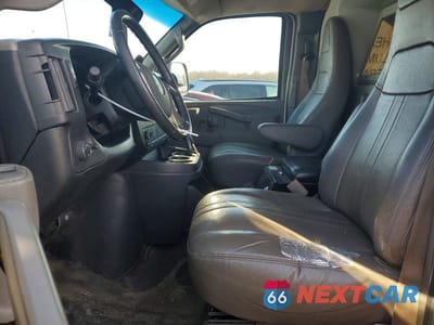 Zdjęcie 7 z 13 samochodu: 2017 CHEVROLET EXPRESS G2500 VIN:1GCWGAFF4H1248488 - miniatura