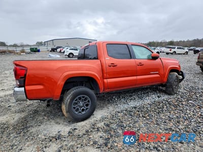 Trzecie zdjęcie samochodu z tyłu: 2018 TOYOTA TACOMA SR5 V6 VIN:5TFAZ5CN7JX065094 - miniatura