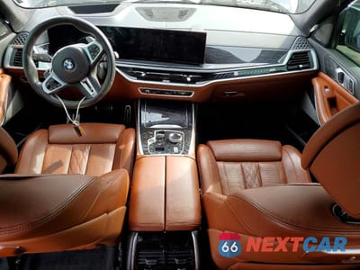 Zdjęcie 8 z 12 samochodu: 2024 BMW X7 M60I VIN:5UX33EM04R9T06315 - miniatura
