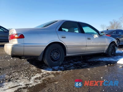 Trzecie zdjęcie samochodu z tyłu: 2000 TOYOTA CAMRY VIN:4T1BG22K2YU739174 - miniatura