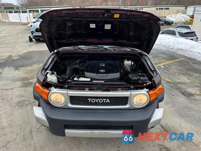 Zdjęcie 7 z 10 samochodu: 2007 TOYOTA FJ CRUISER BASE VIN:JTEBU11F470051562 - miniatura