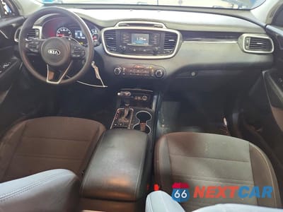 Zdjęcie 8 z 12 samochodu: 2017 KIA SORENTO LX VIN:5XYPGDA55HG212135 - miniatura