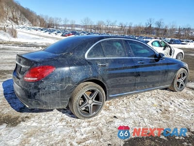 Trzecie zdjęcie samochodu z tyłu: 2017 MERCEDES-BENZ C 300 4MATIC VIN:55SWF4KB5HU179369 - miniatura