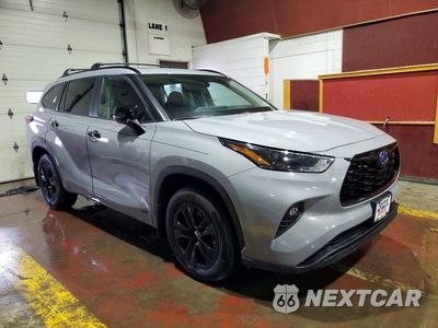 Czwarte zdjęcie samochodu z boku: 2024 TOYOTA HIGHLANDER HYBRID XLE NIGHTSHADE VIN:5TDKBRCH6RS645402 - miniatura