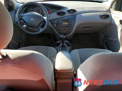 Zdjęcie 8 z 12 samochodu: 2000 FORD FOCUS SE VIN:1FAFP34P3YW214753 - miniatura