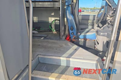 Piąte zdjęcie samochodu w środku: 2015 FORD ECONOLINE E450 SUPER DUTY CUTAWAY VAN VIN:1FDFE4FS1FDA08410 - miniatura