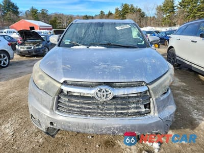 Piąte zdjęcie samochodu w środku: 2016 TOYOTA HIGHLANDER XLE VIN:5TDKKRFH0GS503569 - miniatura