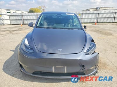 Piąte zdjęcie samochodu w środku: 2022 TESLA MODEL Y VIN:7SAYGDEFXNF443819 - miniatura