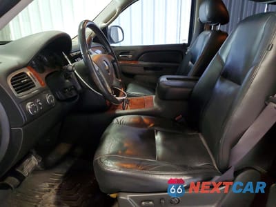 Zdjęcie 7 z 13 samochodu: 2011 CHEVROLET SUBURBAN K1500 LTZ VIN:1GNSKKE30BR230225 - miniatura