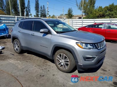 Czwarte zdjęcie samochodu z boku: 2018 JEEP COMPASS LATITUDE VIN:3C4NJCBB1JT503415 - miniatura