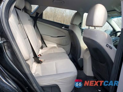 Zdjęcie 11 z 13 samochodu: 2019 HYUNDAI TUCSON VALUE VIN:KM8J33A44KU021150 - miniatura