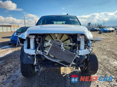 Piąte zdjęcie samochodu w środku: 2017 RAM 2500 LARAMIE VIN:3C6UR5FL4HG695197 - miniatura