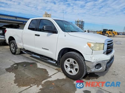Czwarte zdjęcie samochodu z boku: 2013 TOYOTA TUNDRA DOUBLE CAB SR5 VIN:5TFRM5F13DX058447 - miniatura