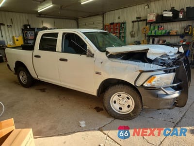 Czwarte zdjęcie samochodu z boku: 2023 RAM 1500 CLASSIC TRADESMAN VIN:3C6RR7KTXPG673971 - miniatura