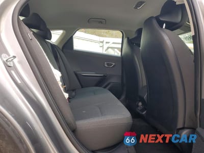 Zdjęcie 10 z 12 samochodu: 2025 KIA K4 LXS VIN:3KPFT4DE1SE065304 - miniatura