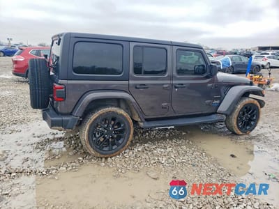 Trzecie zdjęcie samochodu z tyłu: 2021 JEEP WRANGLER UNLIMITED SAHARA 4XE VIN:1C4JJXP69MW848062 - miniatura