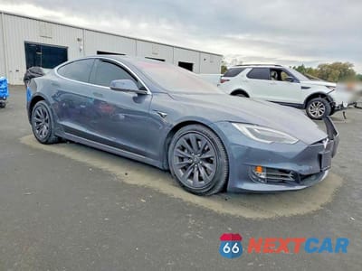 Czwarte zdjęcie samochodu z boku: 2018 TESLA MODEL S VIN:5YJSA1E25JF276070 - miniatura