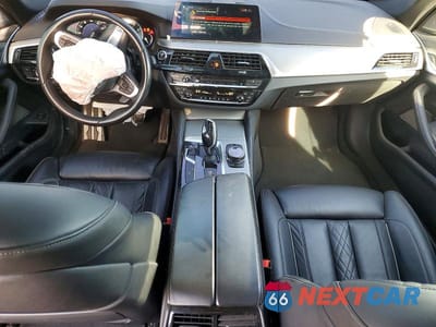 Zdjęcie 8 z 12 samochodu: 2018 BMW 540 I VIN:WBAJE5C5XJG917799 - miniatura