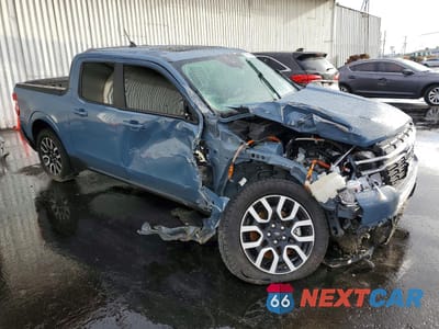 Czwarte zdjęcie samochodu z boku: 2024 FORD MAVERICK LARIAT VIN:3FTTW8M34RRA14964 - miniatura