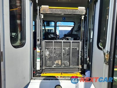 Zdjęcie 9 z 10 samochodu: 2013 FORD E450 SHUTTLE BUS VIN:1FDFE4FS5DDB16221 - miniatura