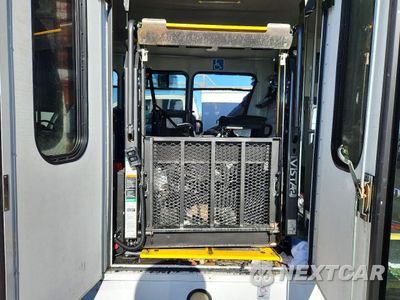 Zdjęcie 9 z 10 samochodu: 2013 FORD E450 SHUTTLE BUS VIN:1FDFE4FS5DDB16221 - miniatura