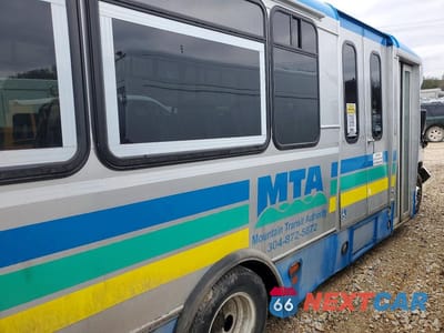 Trzecie zdjęcie samochodu z tyłu: 2019 FORD ECONOLINE E450 SUPER VIN:1FDFE4FS9KDC56592 - miniatura